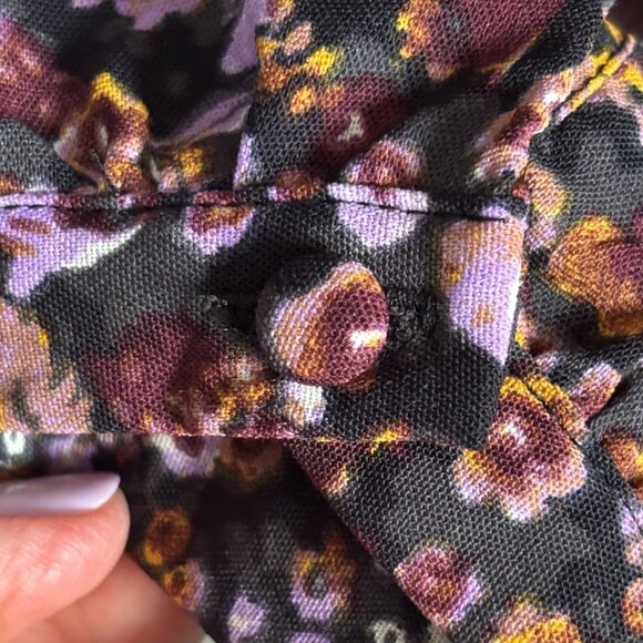 VERO MODA Long Sleeved V Neck Floral Top - Size Large - NWOT - Picture 8 of 8